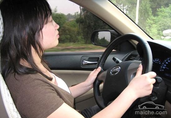 女性学车,如何克服焦虑、缓解压力