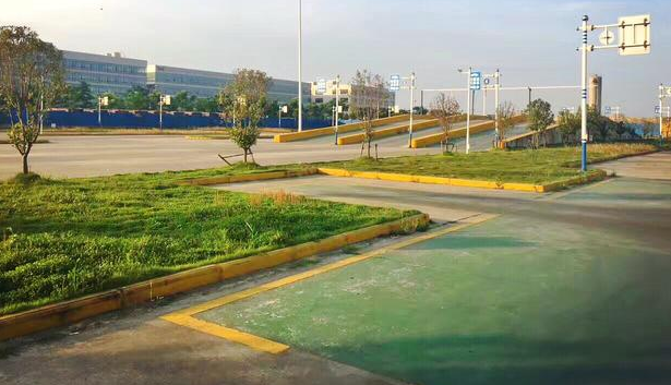 训练场地